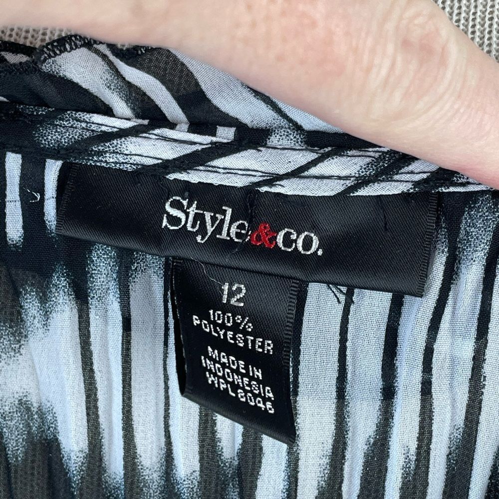 EUC Style & Co. Womens Black and White Button Down Blouse Size 12. - Picture 5 of 5